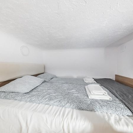 Micro Apartments 2,5 Qm - Najmniejsze Apartamenty Swiata 2,5 Mkw Краков Экстерьер фото
