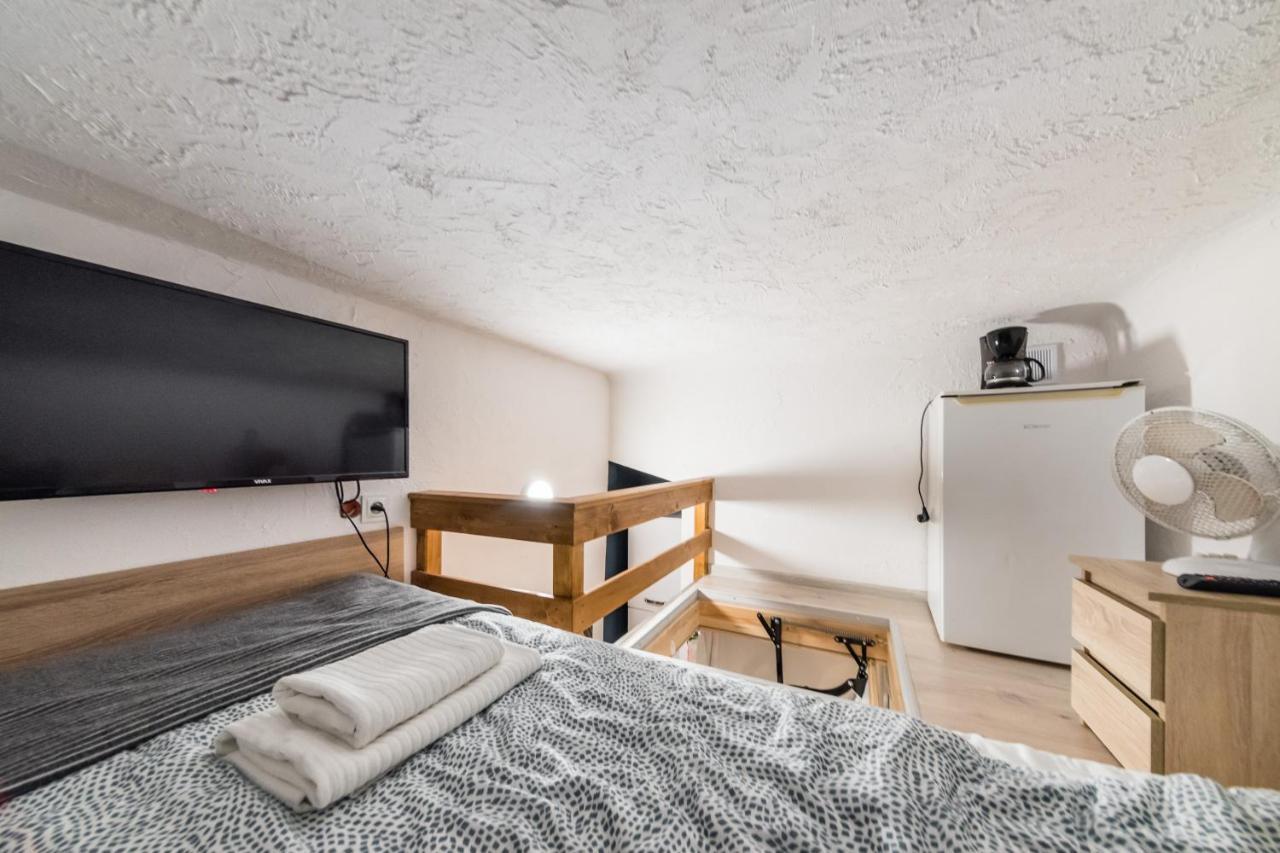 Micro Apartments 2,5 Qm - Najmniejsze Apartamenty Swiata 2,5 Mkw Краков Экстерьер фото